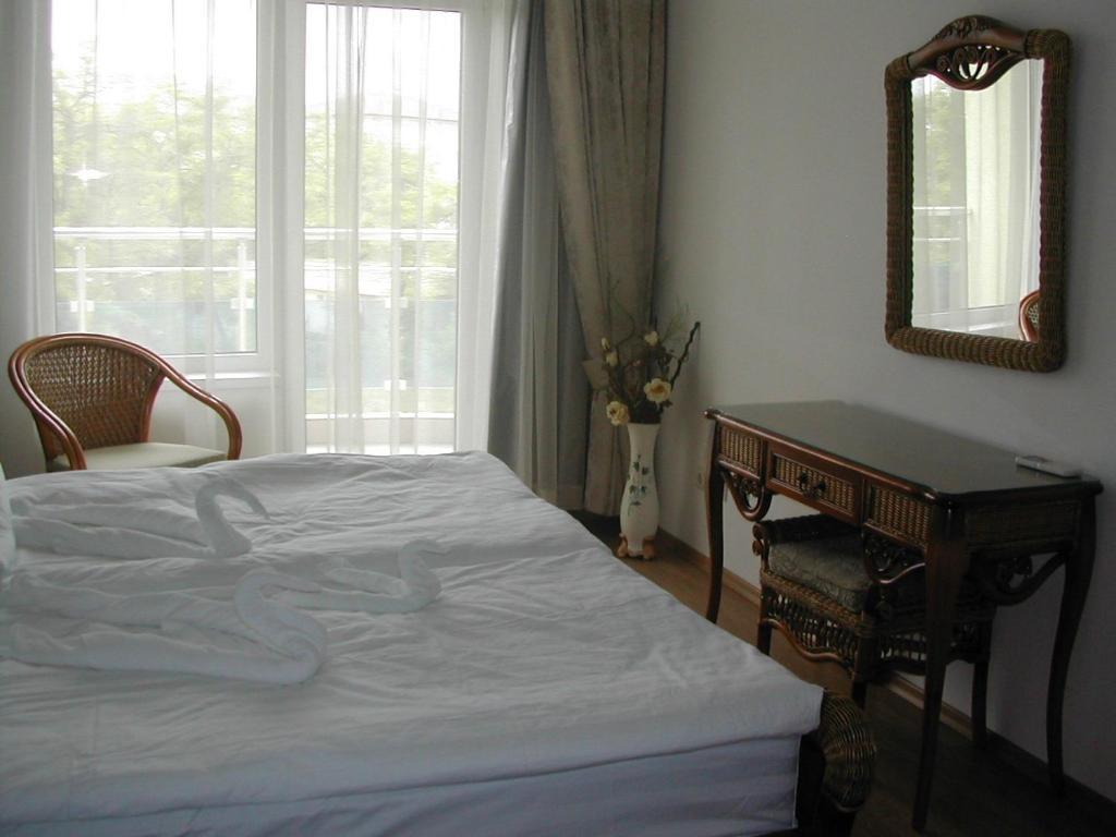 Oasis Suites Apartments And Studios Ravda Szoba fotó
